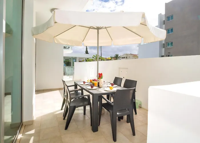 Calypso - Coralli Beachfront *